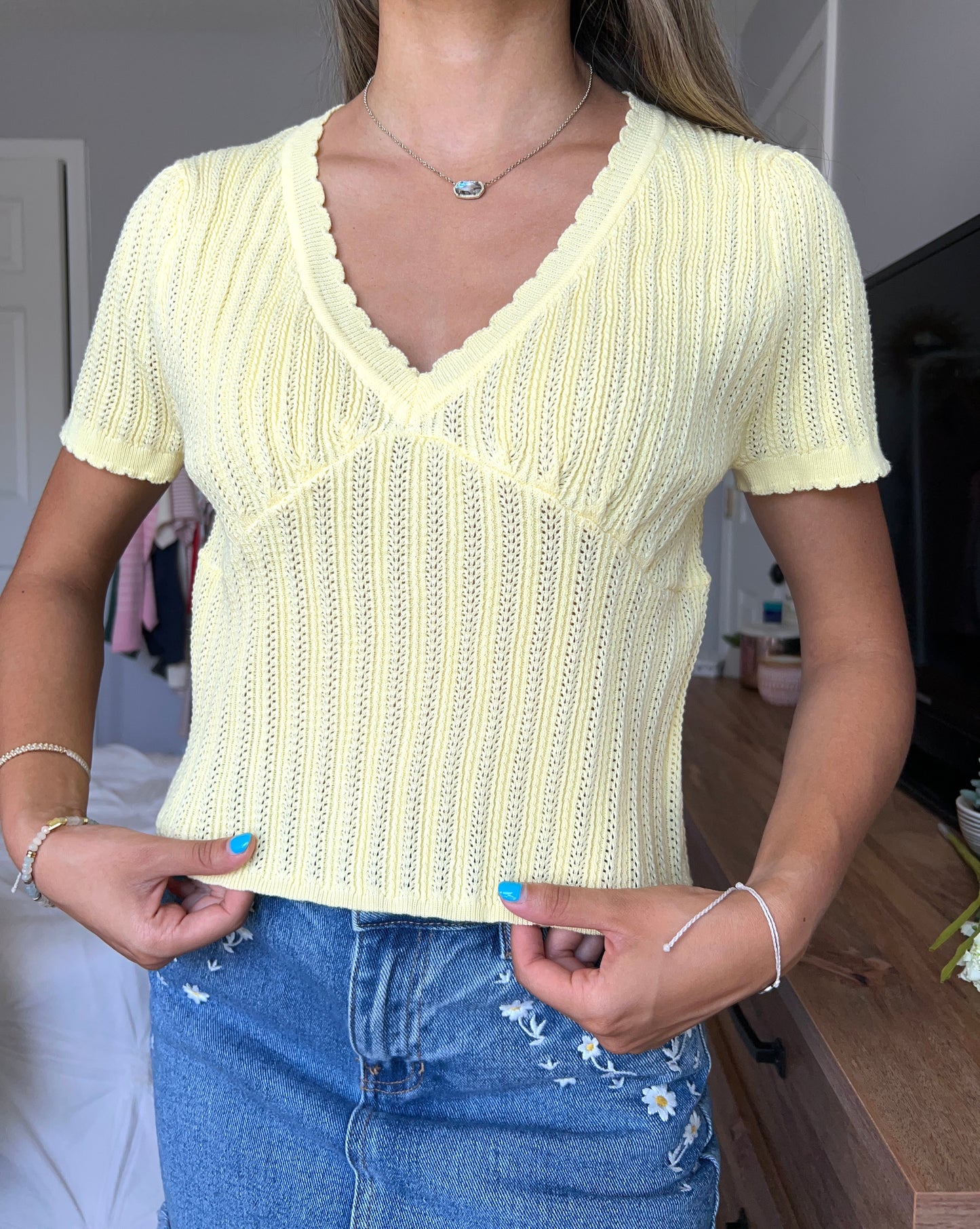 Ribbed Knit V Neck Lettuce Trim Top - Yellow *2 LEFT*